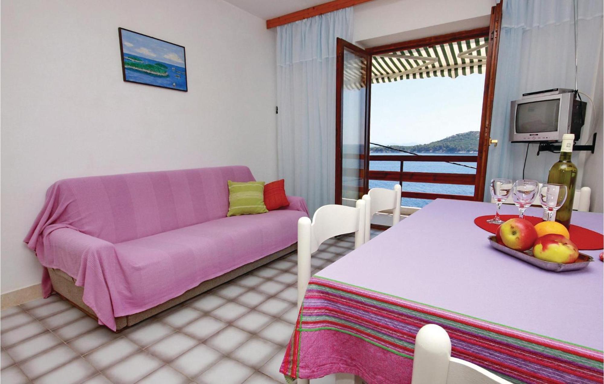Beautiful Apartment In Prizba With Wifi Extérieur photo