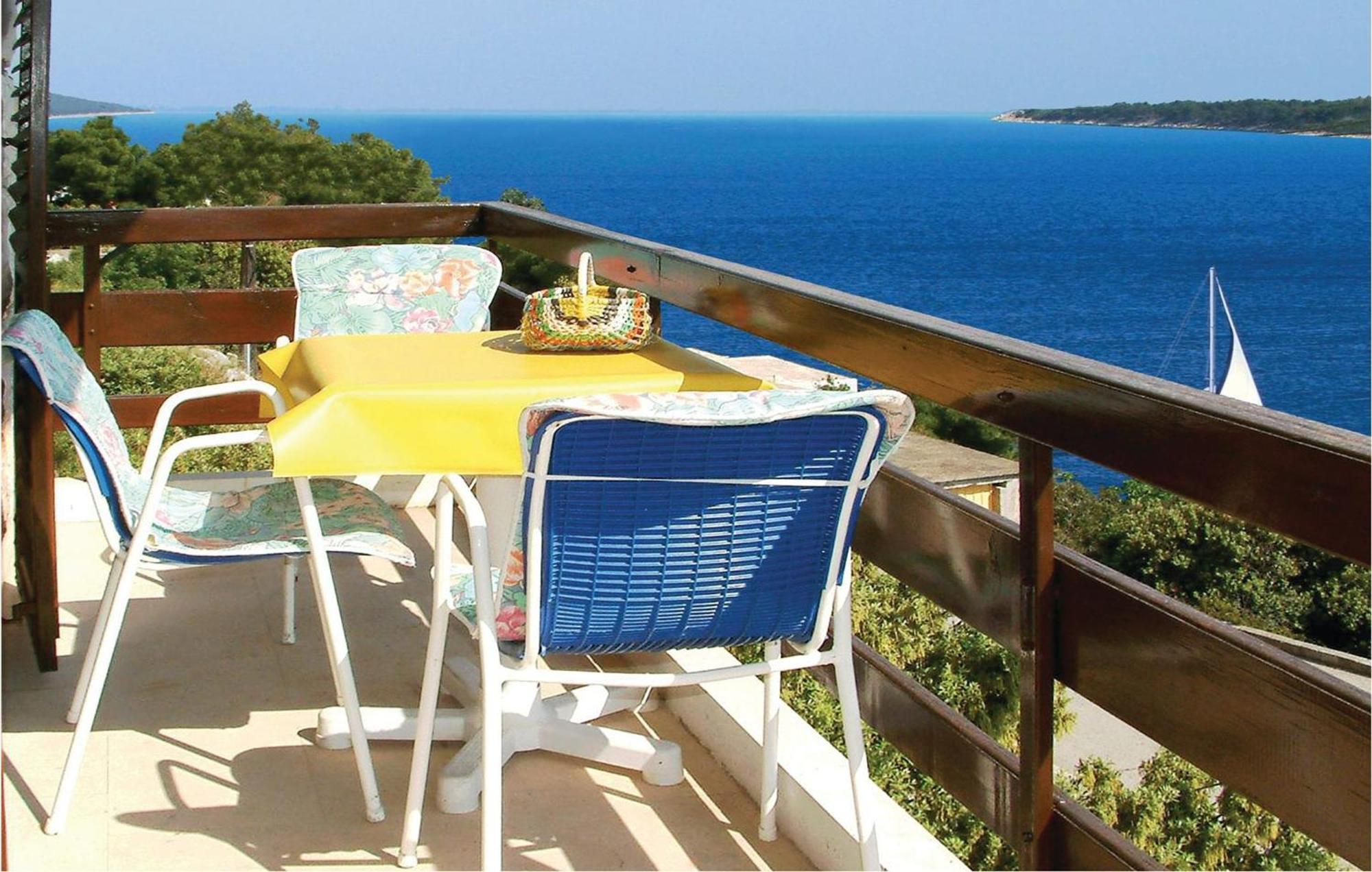 Beautiful Apartment In Prizba With Wifi Extérieur photo